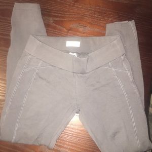 Delia’s gray dress-stretch pant